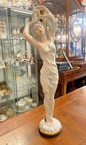 Statua figura femminile - statua, "figura